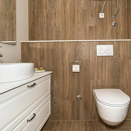 Marcel Apartment Split