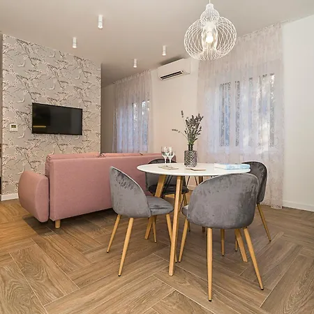 Marcel Apartment *